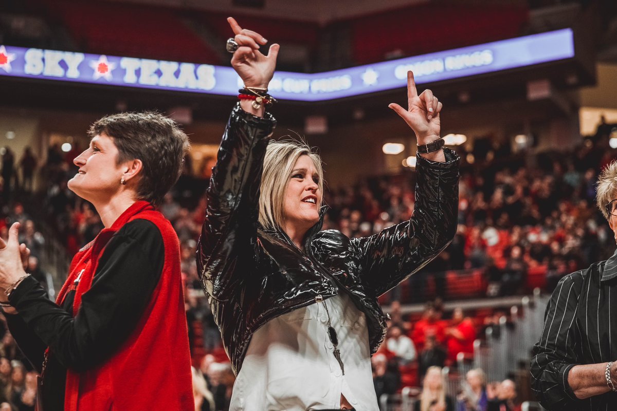 LadyRaiderWBB's tweet photo. Honored the 🐐’s at the half!

#WreckEm https://t.co/A8lTQDlAZ3