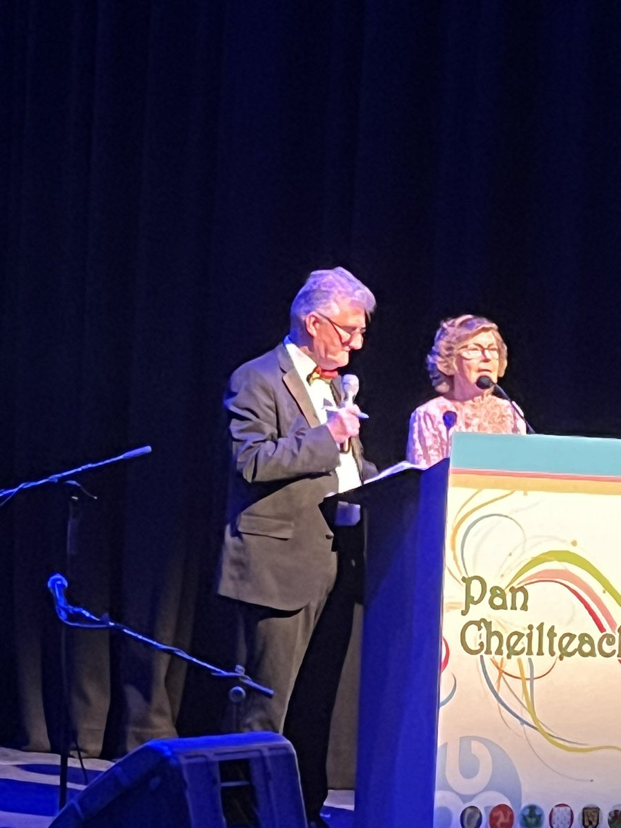 BrianODonoghue1's tweet photo. John McDarby with the best dickie and pocket square combo I have ever seen.
What a guy.
#Pancheilteach @CarlowCountyMus
🇧🇯🇧🇯🇧🇯🇧🇯 https://t.co/MwWqpX5Gxo