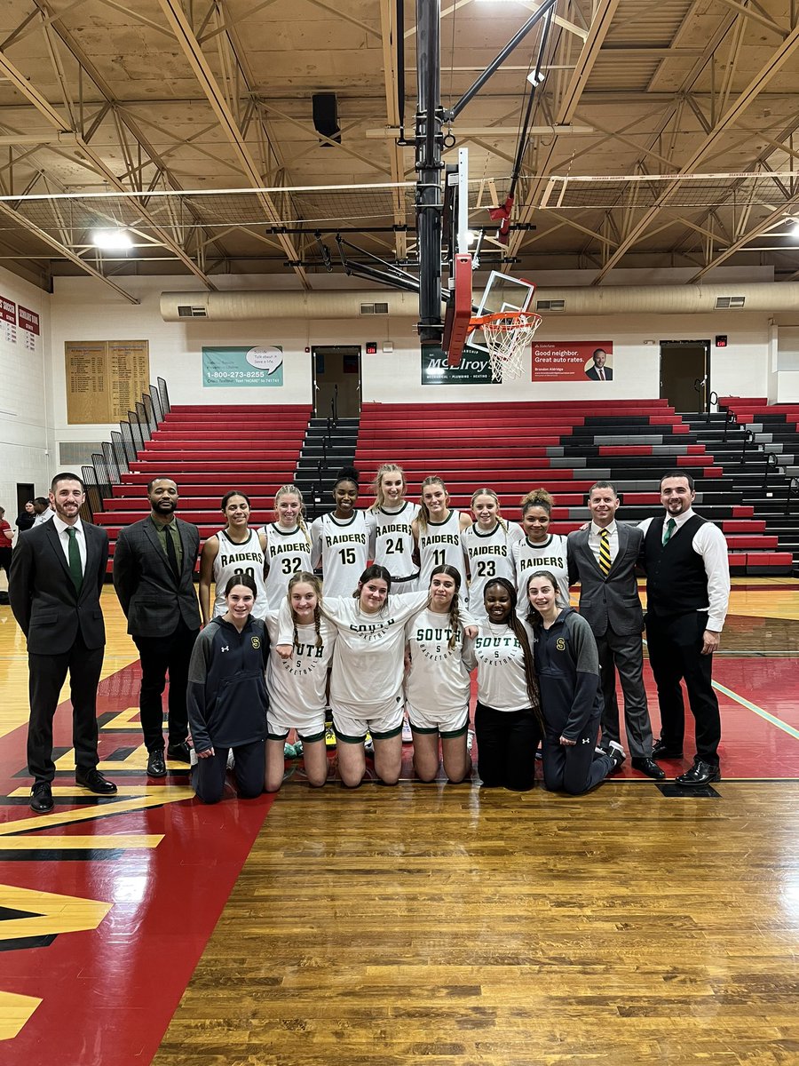 CoachWestern's tweet photo. Found a way! 2023 Thunderbird Classic Champs 💪🏼 Raiders move to 11-0 on the season. Up next Olathe North at the crib on Tuesday! #RaidersFamily https://t.co/O8lUuuDO32