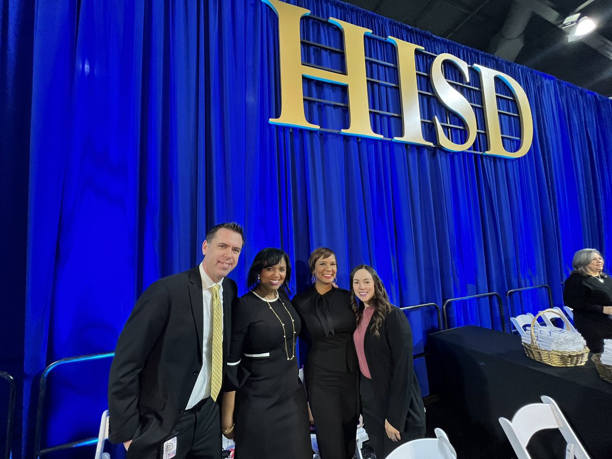 Attended @HISDHighSchools Class of 2022 Fall Graduation this morning. @GPonceHS and fellow colleague @daniforhisd along with many others were in attendance. What a blessing! #iamhisd #mystyle