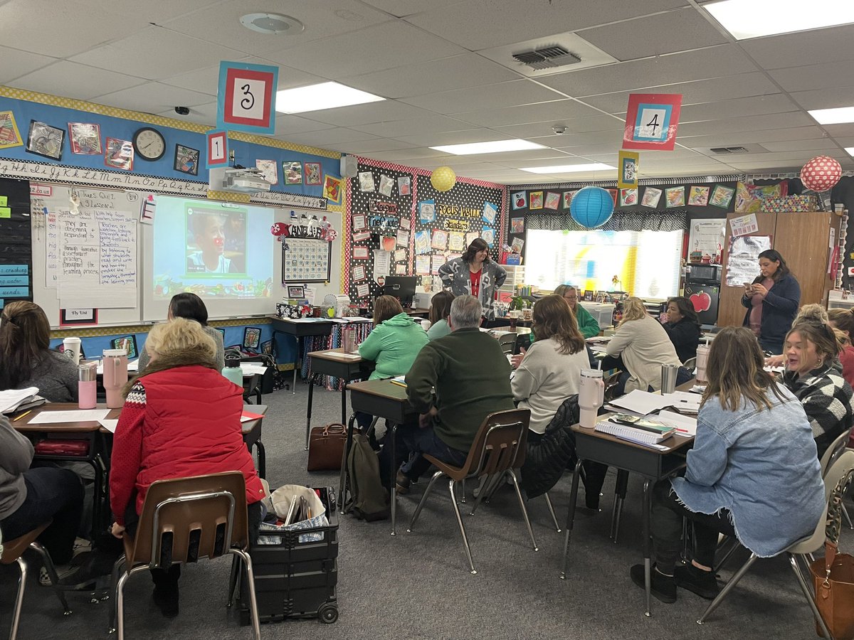 ACTonEducation's tweet photo. PBVUSD teachers engaging in conversations around effective ELD lesson design. @DrVpark #ACTonEdu #PBVUSD https://t.co/q46wKxle3k