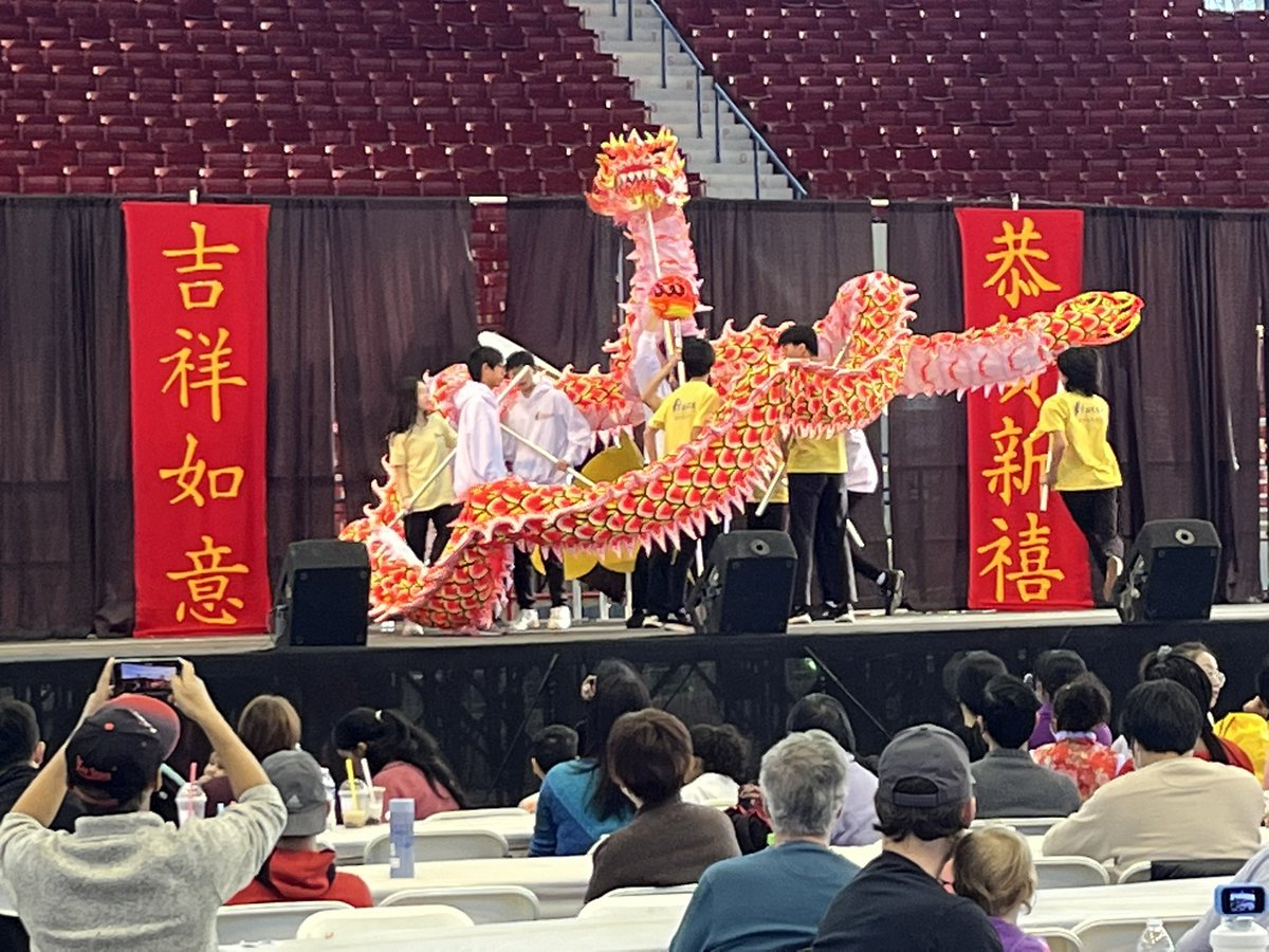 chouchoutv's tweet photo. Triangle’s largest Chinese New Year Festival is back for first time in 3 years! Celebrating Year of the Rabbit with performances, food and displays at Dorton Arena. Needed this. ❤️🧧#TACAS #unity #hope #LunarNewYear https://t.co/GzC4kzg7eP