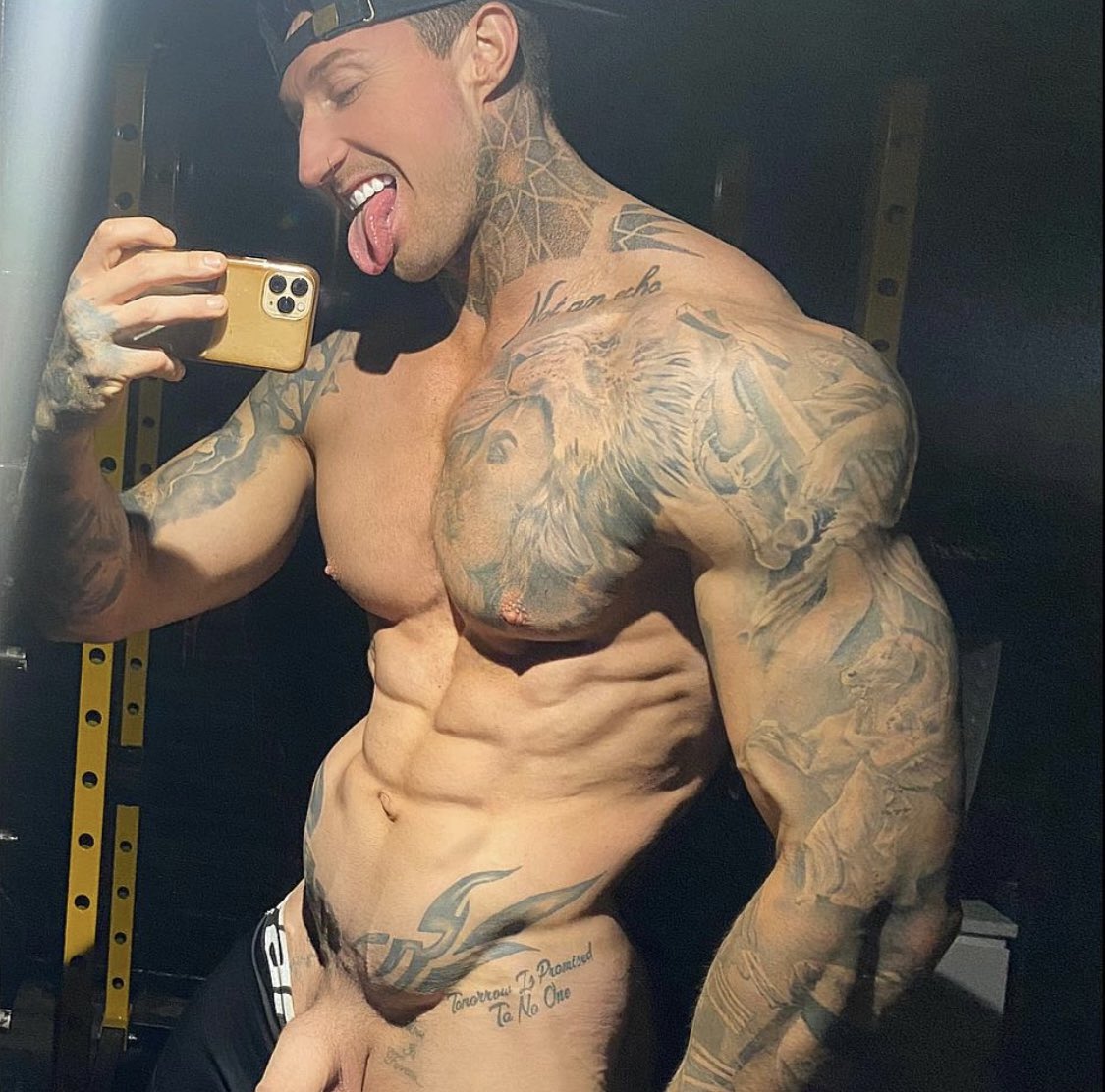 TW Pornstars - HOTGUYZONE-360K. Twitter. GOD. @MuscleAlphaXXX. 9:26 PM - 28  Jan 2023