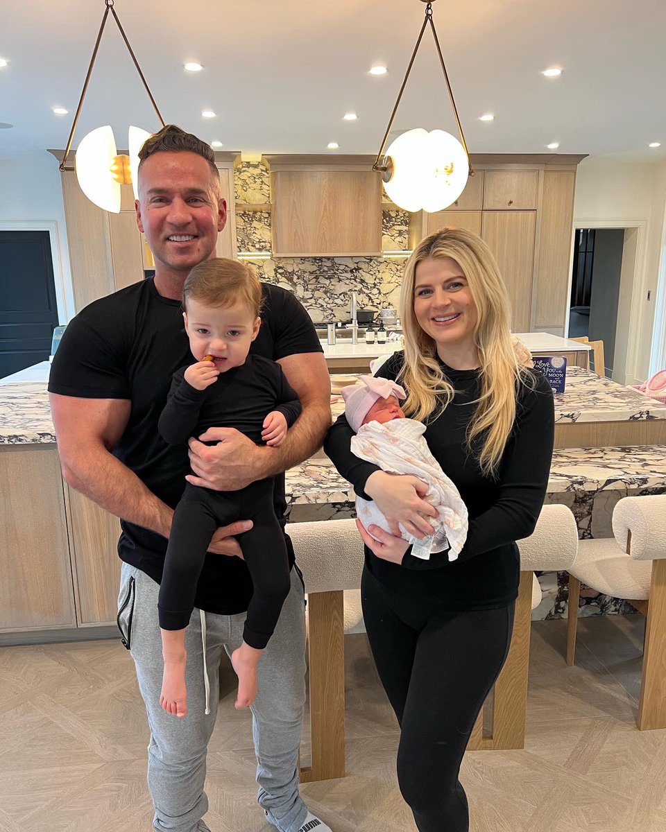 ItsTheSituation's tweet image. The Situations #JSFamilyVacation