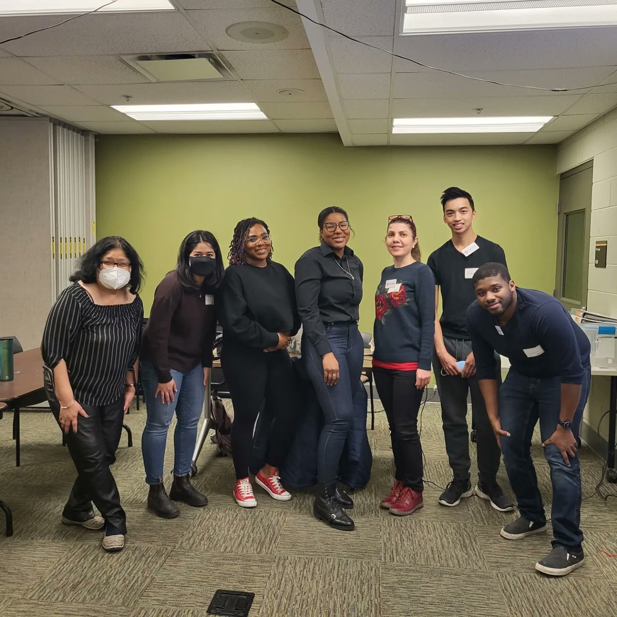 learningcodeYKZ's tweet image. Our last week&apos;s &quot;Webmaking with HTML &amp;amp; CSS&quot; workshop was a great success! Thanks to our instructor Saba Zubair and the mentors for creating such an informative, engaging and an inspirational session and Thornhill Community Library for hosting us! 🥳🎉