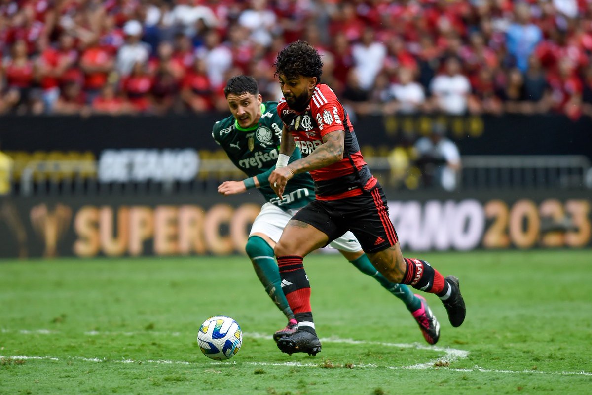 Flamengo's tweet image. Fim de jogo no Mané Garrincha. O Flamengo é derrotado por 4 a 3 pelo Palmeiras. #CRF