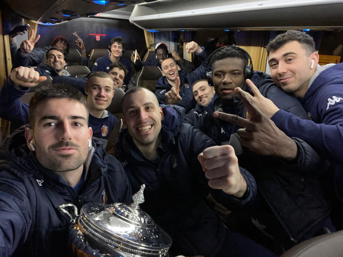kesmeth's tweet photo. Pues estos chicos lo han conseguido. Os lo merecéis Campeones!!
#CopaLEBPlata 2023 @cb_tizona https://t.co/w11Y5iL3hd