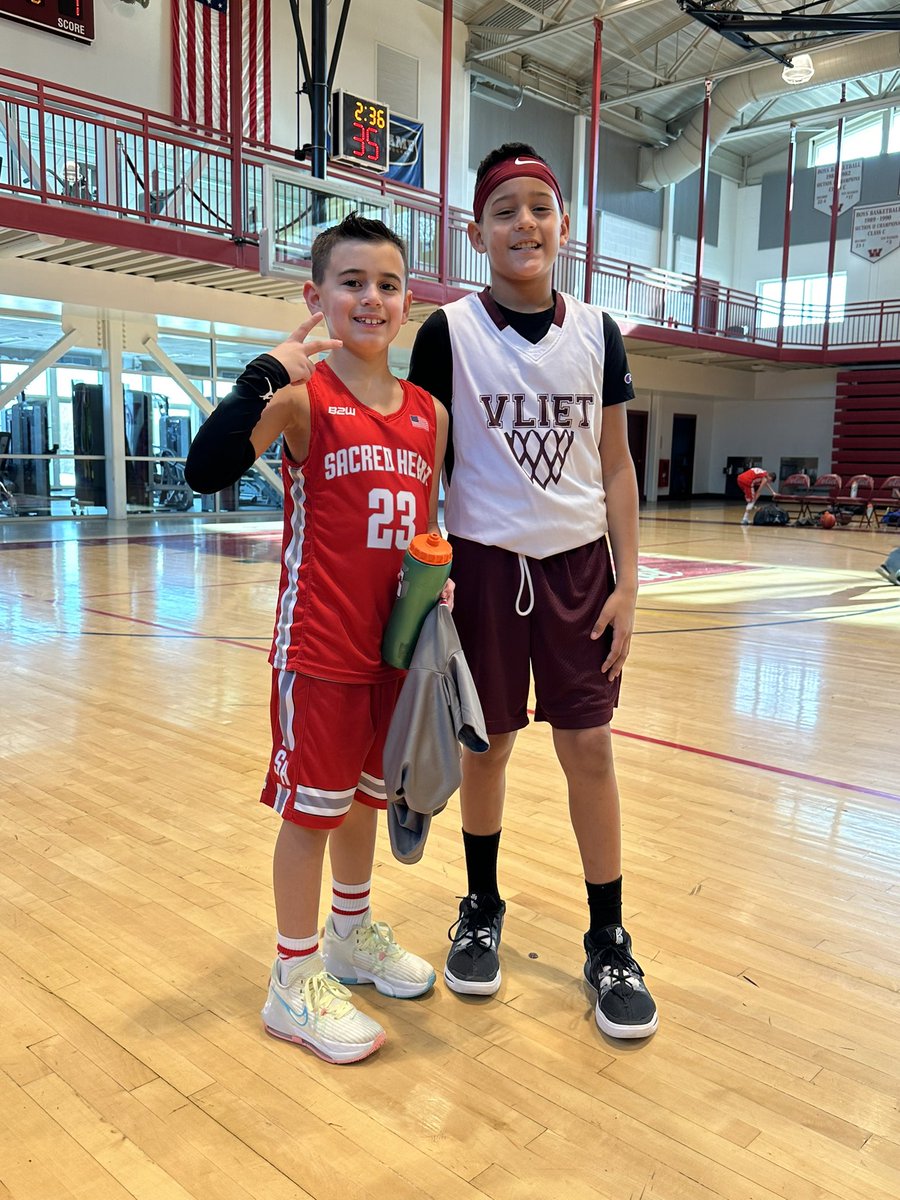 Got to see some pretty awesome Heatly Hornets 💚🐝 today while rooting on Sacred Heart CYO ❤️🏀<a href="/GreenIslandUFSD/">Green Island UFSD - Heatly School</a>