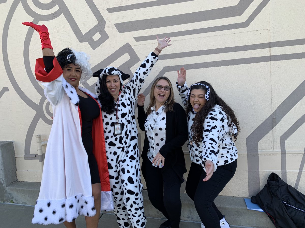 101 Days of School! 🎉 It’s a magical time! <a href="/Mrs_Enriquez_5/">Monica Enriquez</a> #FallbrookSTEM #greatkindnesschallenge