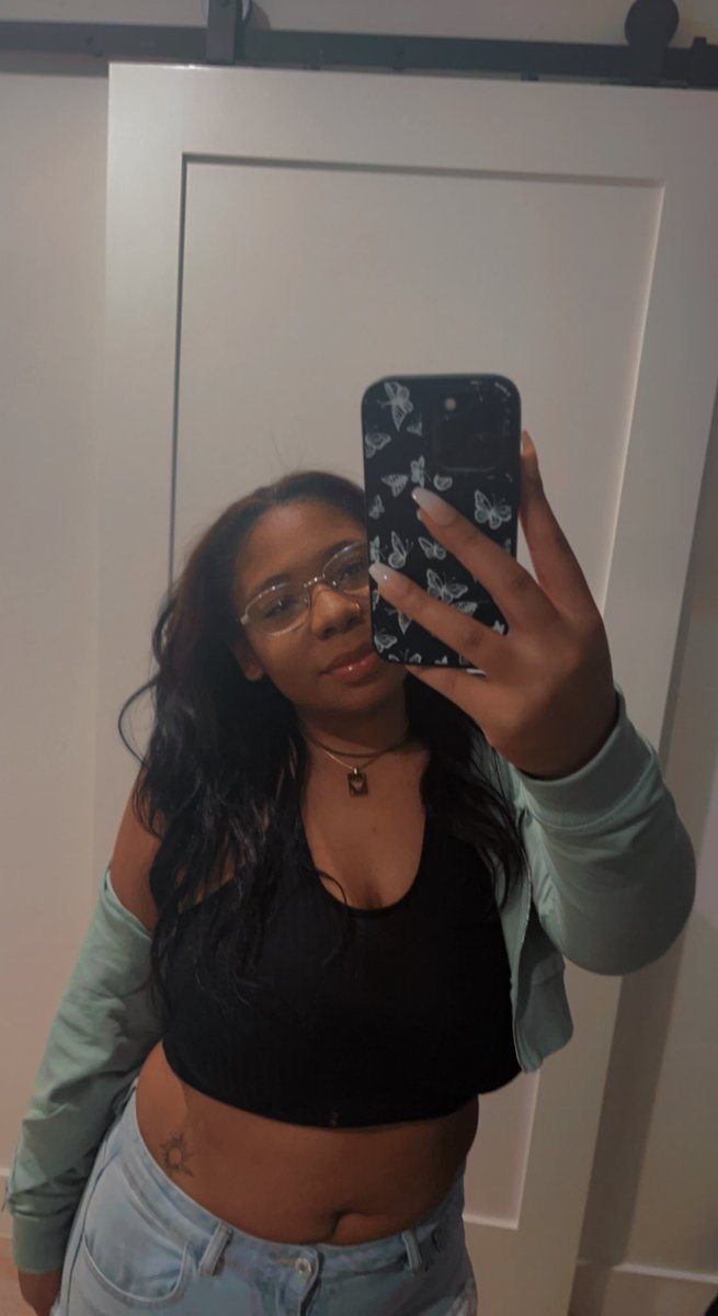simplyshayx's tweet photo. Thank you for always being able to make me smile even on my worst days💕 i can’t wait to see what you accomplish in 2023
#NSBstars #NSBselfieDay #StarsDay @KaneRatan https://t.co/eLkwIaADCZ