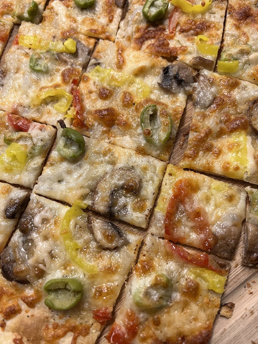 TrustYourLuck's tweet image. My baby loves squares. #chiefskingdom #letsgochiefs #pizzaordie