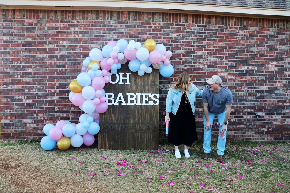 TWIN BABY GIRLIES!!! 💗💗