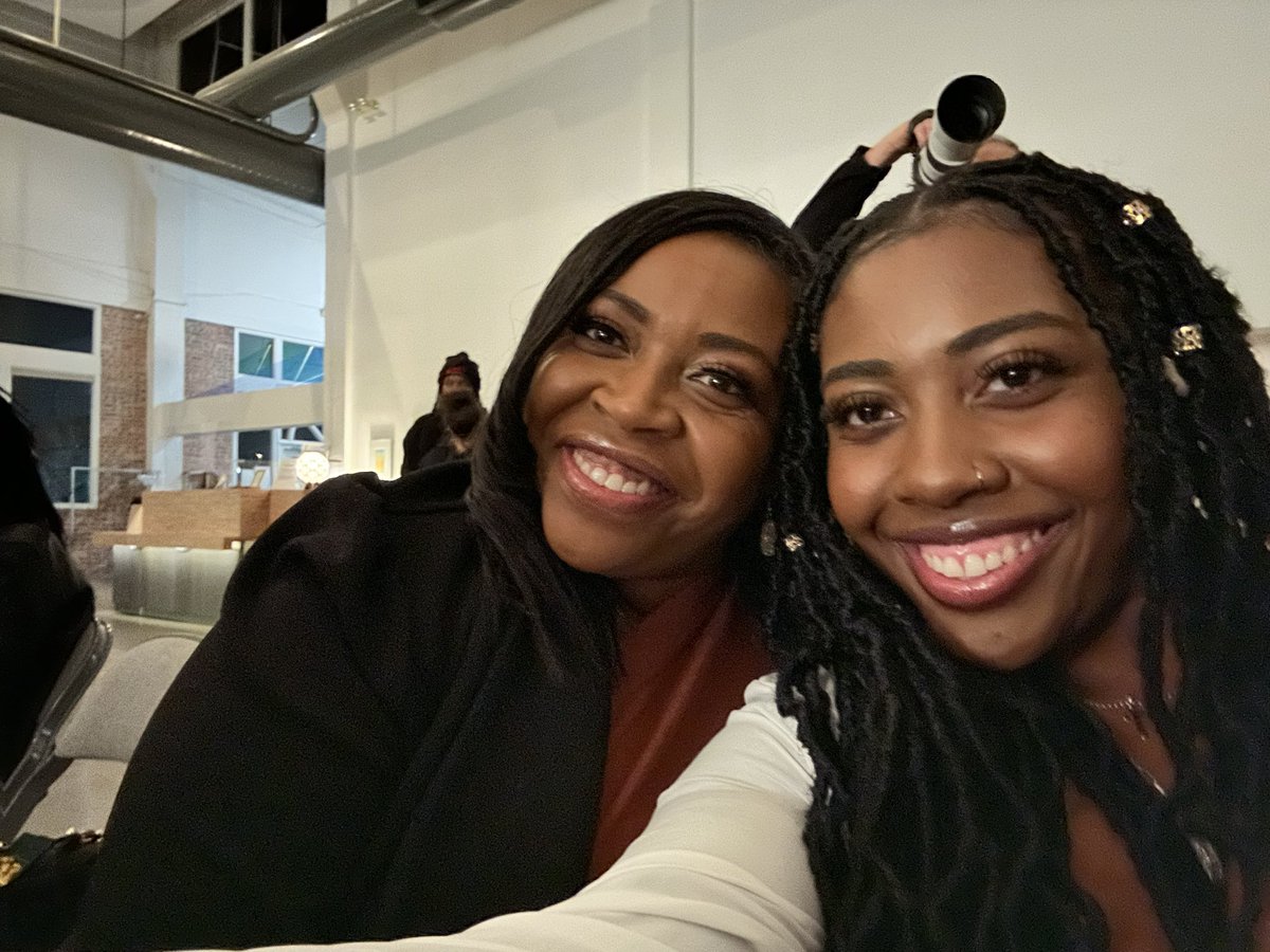 tlwillians10's tweet photo. Hanging with my baby #dbff https://t.co/nkmz3Dw3NH