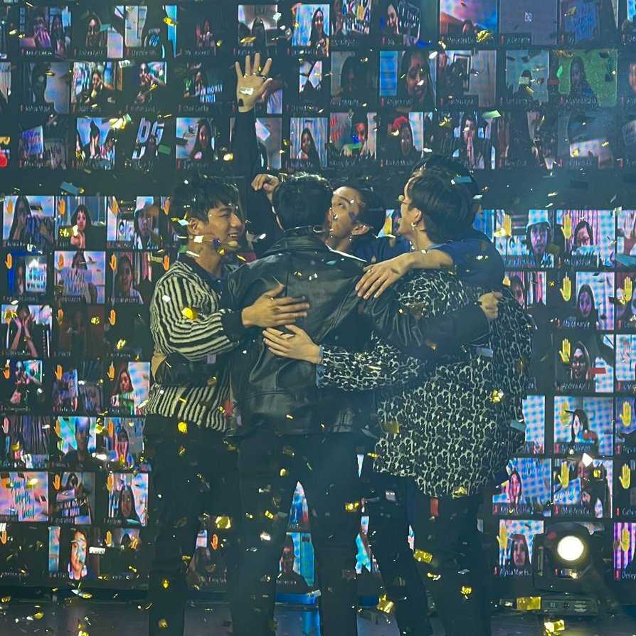 BGYOART7's tweet photo. Grabe! Dalawang taon na kayo! 2 years na din akong nakikipagbarda para sa inyo. Charot HAHAHAHHA Siete will always be here for you boys and will always be proud of you!

I Light You!🤍💡

BGYO ACEstronger TWO YEARS
#BGYO_2ndAnniversary

#BGYO @bgyo_ph https://t.co/MEpsPqaTDk