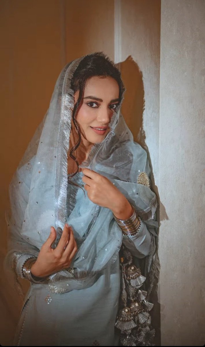 is_surbhi's tweet photo. So pretty SO PRETTY 💫🤍
 ♤
{🥀@SurbhiJtweets 🥀}
▪︎
▪︎
▪︎

tags

#SURBHIJYOTI #SurbhiJyoti #sjians #sjfamily #Quboolhai2 #QuboolHai2Point0 #Naagin3 #naagranibela #Zoyafarooqui  #judaiyaan https://t.co/pyXKiIvCMo