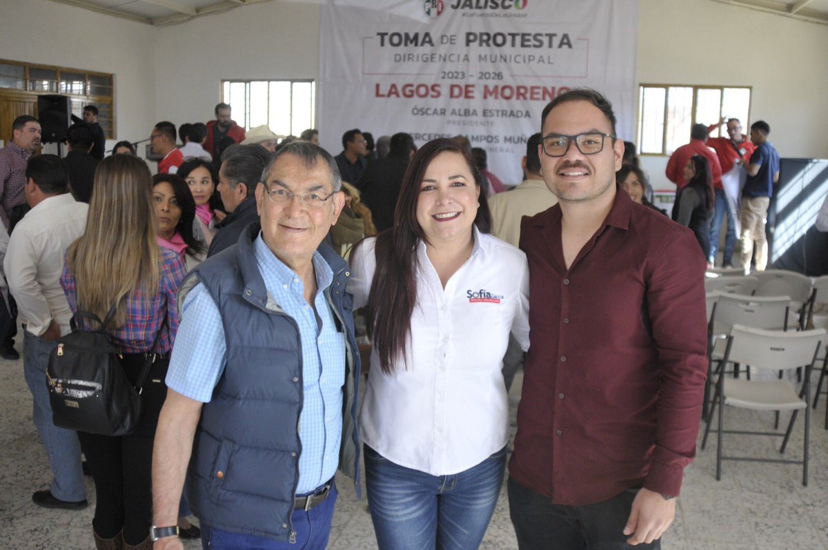SofiaGarciaGDL's tweet photo. Lagos de Moreno ya cuenta con nueva Dirigencia a cargo de Oscar Alba y Mercedes Campos. ¡Vamos con TODO este 2024! #RenovaciónEnMarcha https://t.co/MxpIhUVrRJ