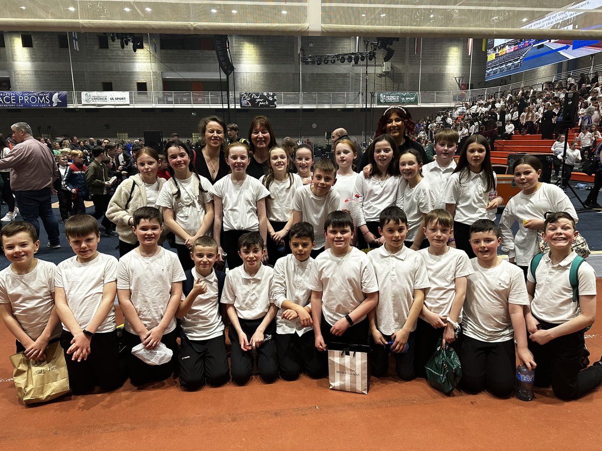 Comhghairdeachas le Rang a 4 agus Múinteoir Greta ag Peace Proms anocht! <a href="/RangUna/">Cara Úna</a> <a href="/GaelscoilAU/">GaelscoilAU</a>