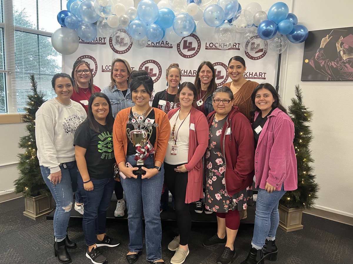 _Isabel_Aguilar's tweet photo. So proud of all of our ⁦@NavarroLISD⁩ for taking time out of their weekend to attend #edcamplock. We had the most from a campus in attendance! ⁦@LockhartISD⁩ #LoveMyLISD #winners https://t.co/9F55UApPWF
