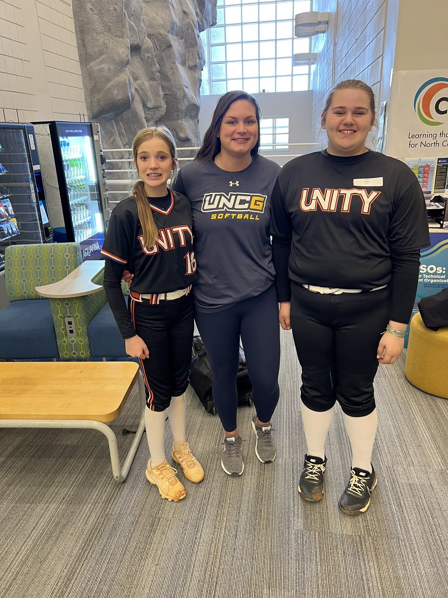 victoria18818's tweet photo. Had a great time today the coaches and players were awesome and would love to do it again!! @UNCGSoftball @nc_unitysutton https://t.co/gSoc7EizXg