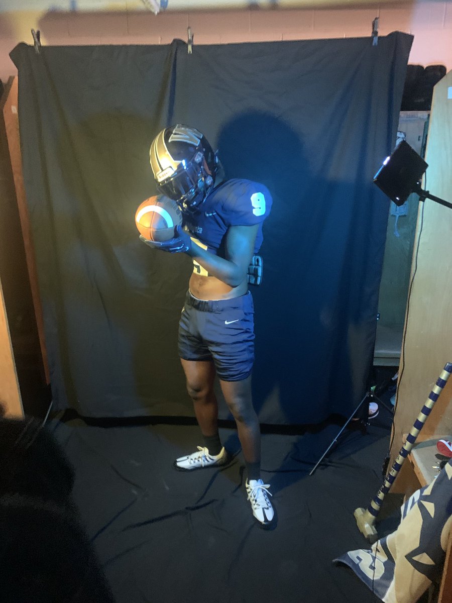 SirrStay's tweet photo. Had a great visit today at Wingate university @WingateFb @CoachUlassin @Reich_WingateFB @RockJordan15 @ScooterRisper @BallSoHardFam1 https://t.co/gmSL9vZzjX