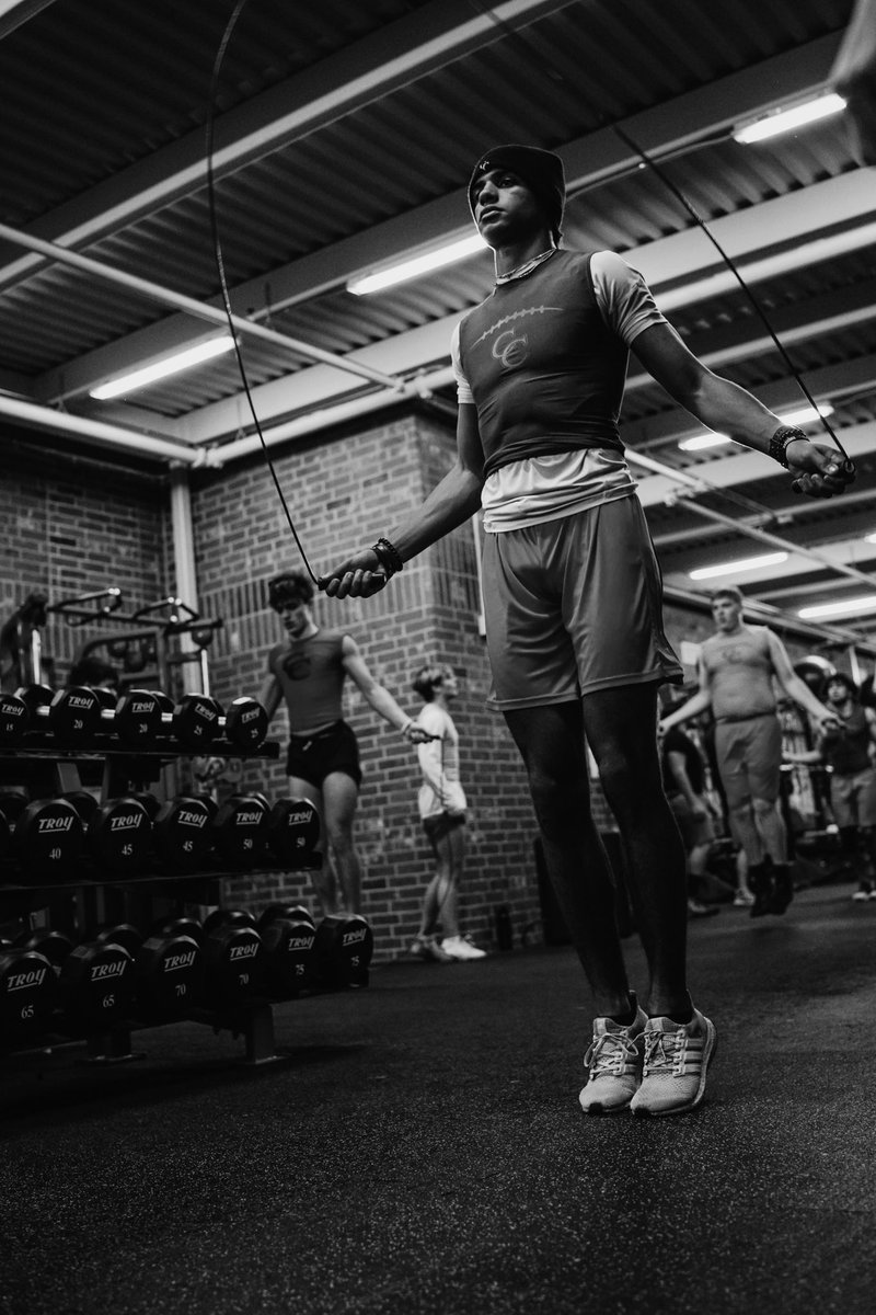 inhousemediatx's tweet photo. Character is what you do in the dark. βπΎπ€πΎ#ShowYourWork #SYW #BuildItInhouse @Canyon_Football @CoachLeonardTX @AdamsDeuce https://t.co/tJEc1vRC7i