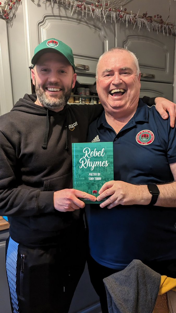 Got a great surprise today from @CorkCityFC Chairman & good friend @DeclanCarey when he brought me a hardback copy of #rebelrhymes @DermotUsher would you be up for a launch of #rebelrhymes2 #CCFC84 @johncreedon @ConalCreedon @billy_dorney @CCFCExiles @KENNYTCORK @TheOther3Amigos