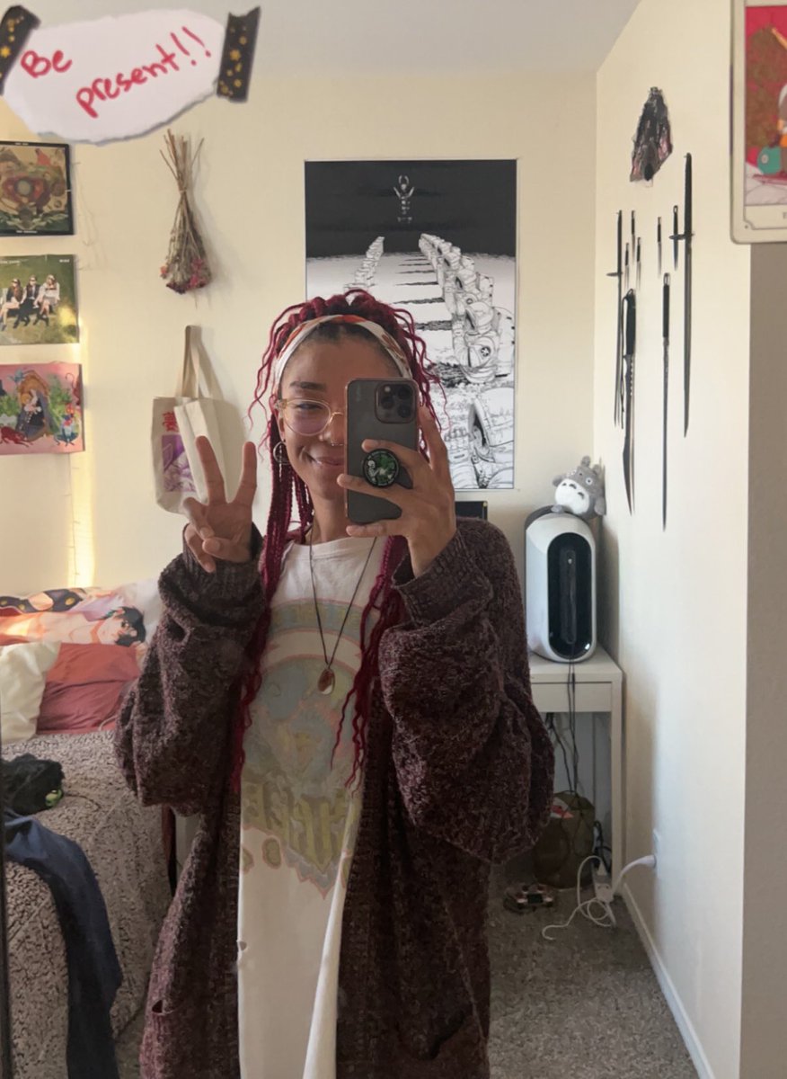 banan0ramaa's tweet photo. does anyone else rip their clothing off IMMEDIATELY after coming home or is that just me https://t.co/MRRpnc9L7j