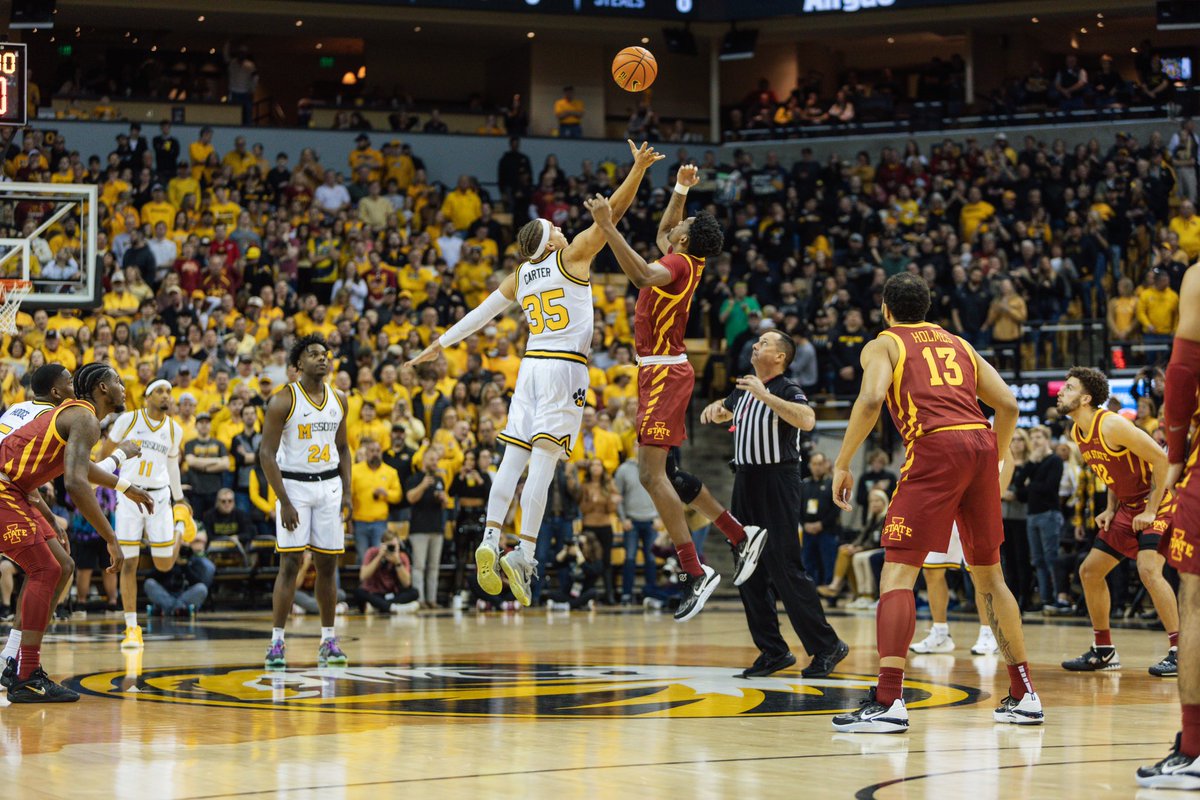 megfox129's tweet photo. Mizzou vs Iowa State pics 📸 @MizzouHoops https://t.co/uEbPRlVX7y