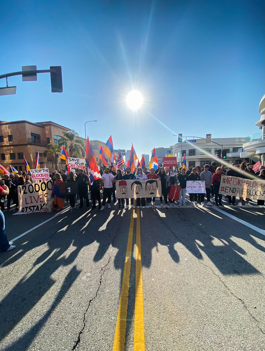 ayfwest's tweet photo. Breaking: AYF and the community have blockaded Wilshire Blvd #LiveTweet #ArtsakhBlockade #EndTheBlockade #PullUp https://t.co/vczkn9XmoB