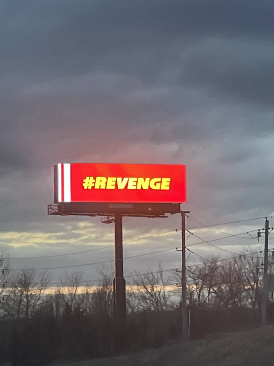 DougFromKC's tweet photo. Spotted on I70 #ChiefsKingdom https://t.co/EuOQjW7uOd