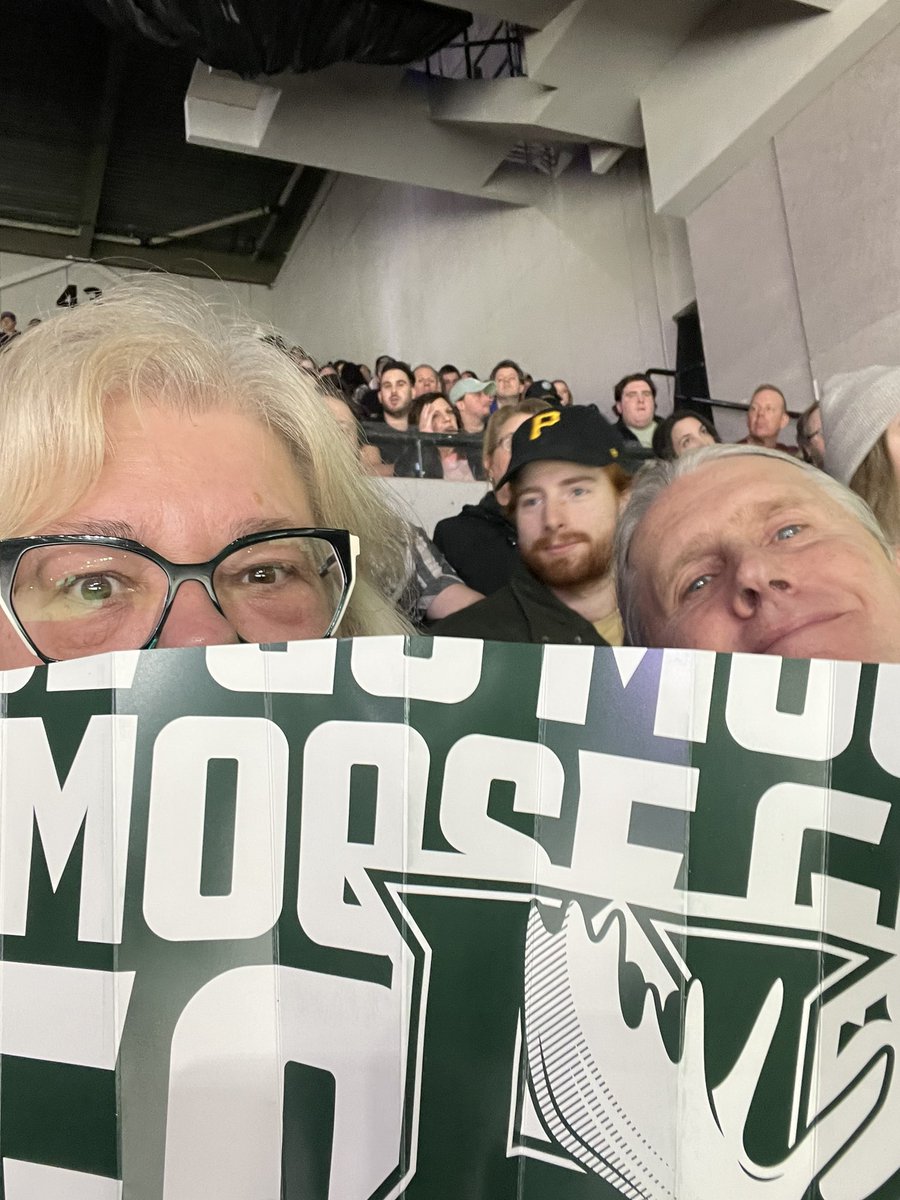 ConnaughtGirl's tweet photo. #GoMooseGo https://t.co/04eKG1zdTa