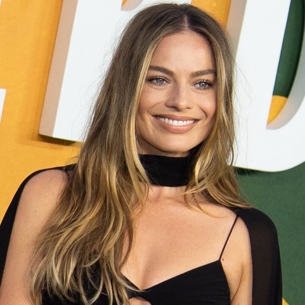 BatemanFanAcc's tweet photo. “Babylon” star Margot Robbie told @BigPimpAaron in a recent interview that her favorite MLB prospect is Cubs OF Kevin Alcantara, she was quoted saying “I think that he has the physical tools to be the #1 prospect in the sport, and at only 20 years old. He’s a special talent” https://t.co/8z0eLfoufM