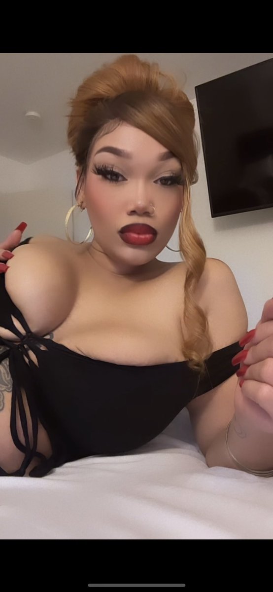 shaeiralovee's tweet photo. It’s your world….
Everyone else is just living in it baby💋…

Embrace your sweet, dark, feminine energy my love.. you won’t regret it😈🫦 https://t.co/PDM9bLUIi0