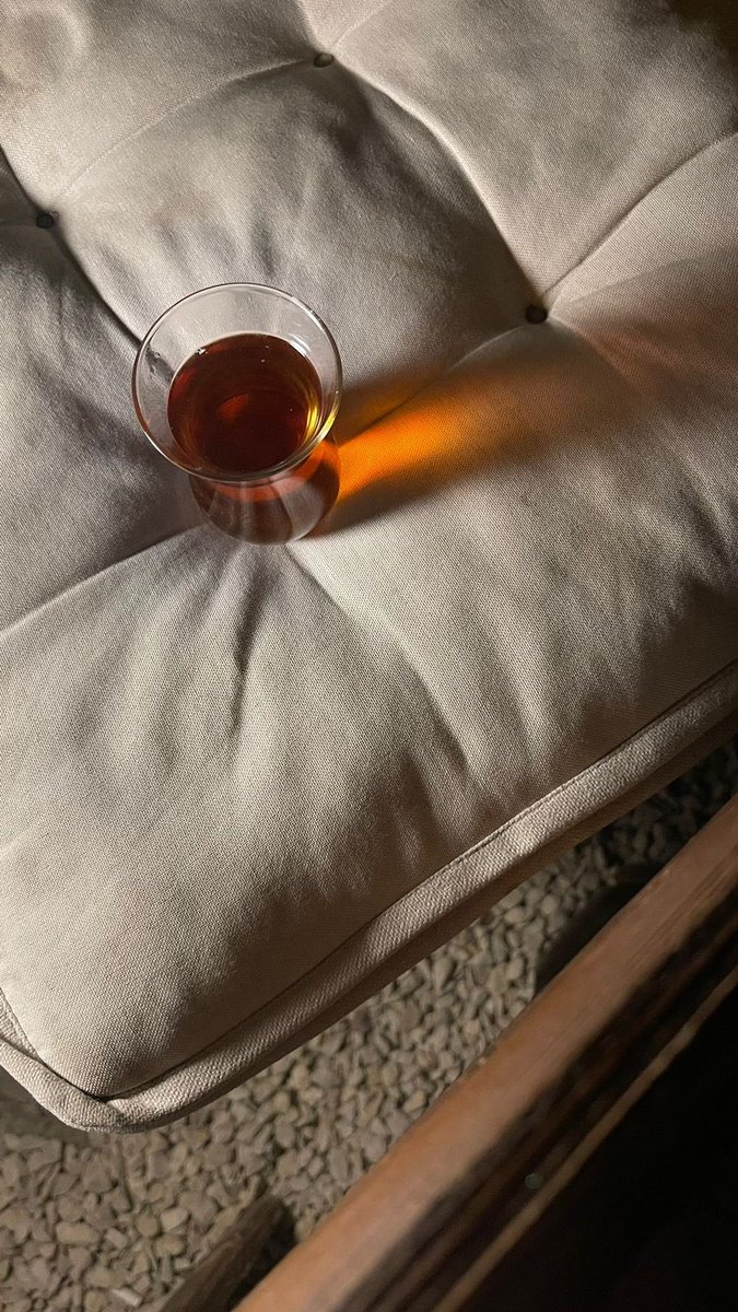 تقتلني الدمعه العالقه في عيني والغصه اللي مو راضيه تطلع من صدري شعور الصمت في كل مره شعور قتال … قاتل الله الإهمال