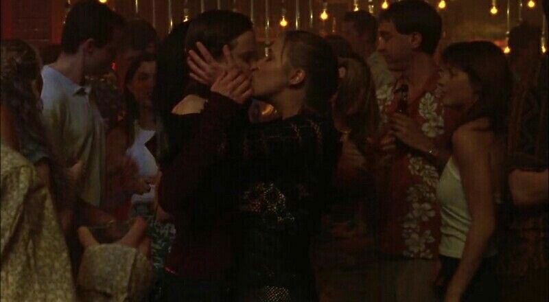 think you mean this kiss.