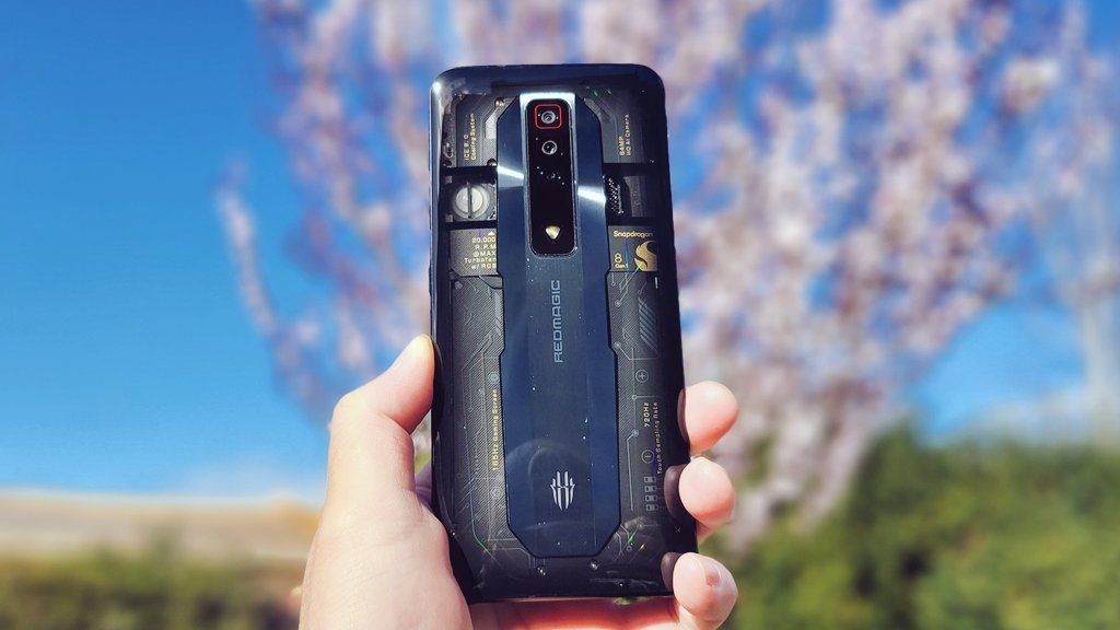 grant_likes's tweet photo. Really liked the #RedMagic7 and excited for the #REDMAGIC8Pro. February is going to be a fun month! https://t.co/W4LKURaDfD