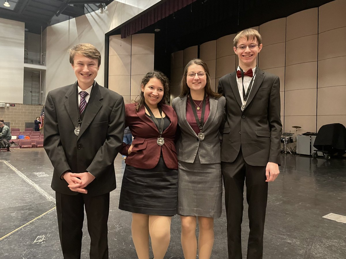 Panthers had a successful day at the Millard West Winter Wonderland Speech Invite!

❄️ Abby C finished 2nd 🥈 in NEXTIN HI
❄️ Courtney M finished 6th 🏅 in Entertainment 
❄️ OID finished 2nd🥈