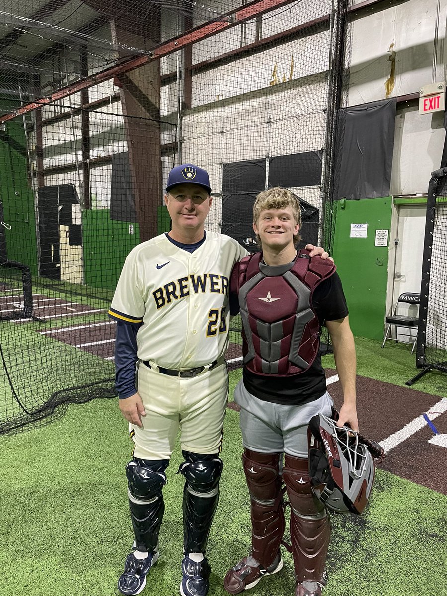 CollenDean15's tweet photo. Thank you @Greenie252525 for working with us today. @JenksHSBaseball @MidWestCatching   #Uncommitted #jucoroute https://t.co/MoW3XBsVgq