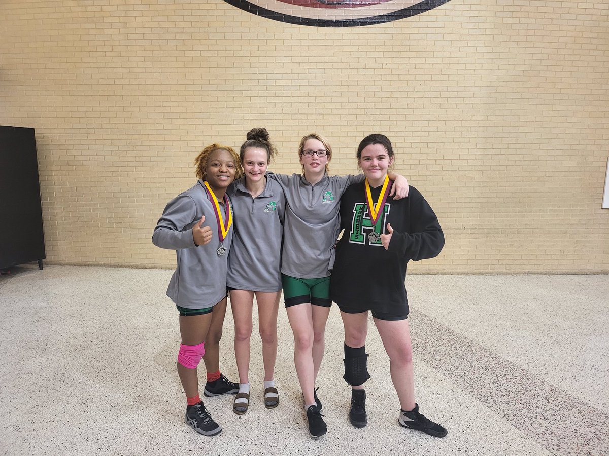 LadyHornetMat's tweet photo. JV District Results
Hayli Ross 100-107lb Champ 🥇
Suzanna Howard 114-126lb Champ 🥇
Brooklyn Debbs 114-126lb Runner-up 🥈
Eileen Pisenakornkit 114-126lb 4th place 
Ashlynn Royal 165lb Runner-up 🥈
@azleisd @azleathletics @WrestlingAzle @azlehighschool https://t.co/os2aaJnW2M