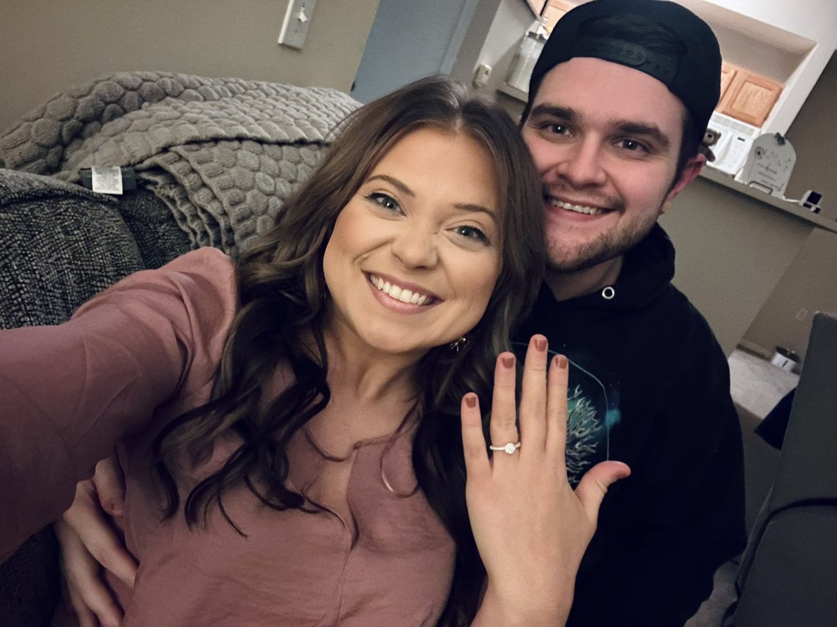 b_hall1795's tweet photo. I GET TO MARRY THE BEST MAN I KNOW 😭💕💕💕 @tmeeks56 https://t.co/ERMDB7mO6H