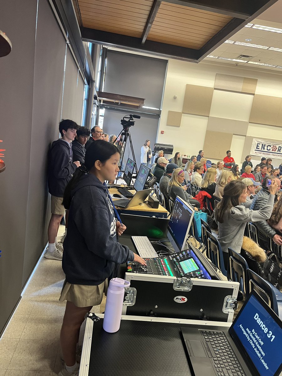 AmyDoesEdTech's tweet image. When @gsesdallas needs a school event live streamed, we teach the kids and let them lead! @DarrylLoy #edtech #gsesms #gses #innovation