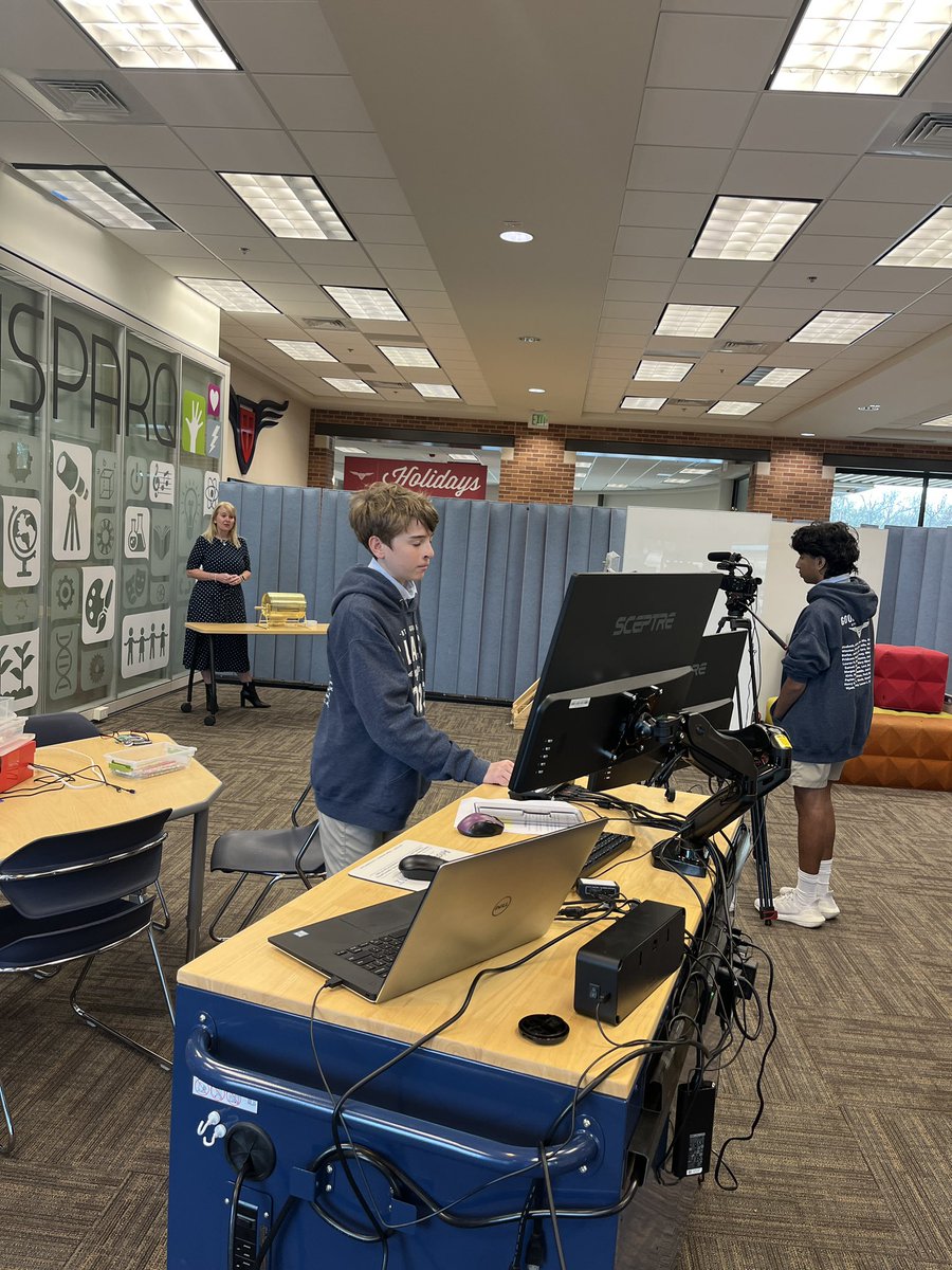 AmyDoesEdTech's tweet image. When @gsesdallas needs a school event live streamed, we teach the kids and let them lead! @DarrylLoy #edtech #gsesms #gses #innovation