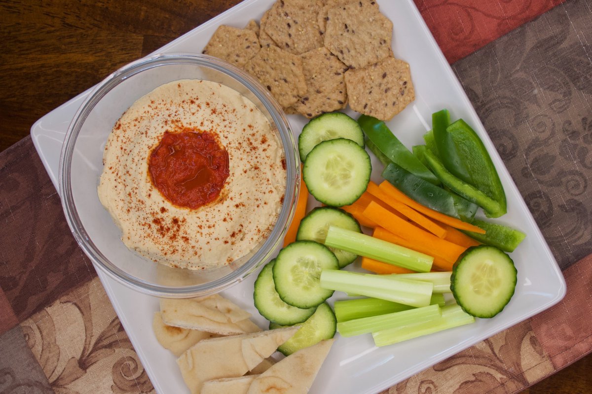 FlippedOutFood's tweet photo. Looking for a healthy snack? One of our favorites is #hummus, and I was today years old before I knew that homemade is SO MUCH BETTER THAN STORE BOUGHT! This Spicy Hummus is done in 5 minutes and turns out super creamy and delicious. https://t.co/6Fa8BkE1lG #flippedoutfood #snack https://t.co/sYKeyp3Bk3