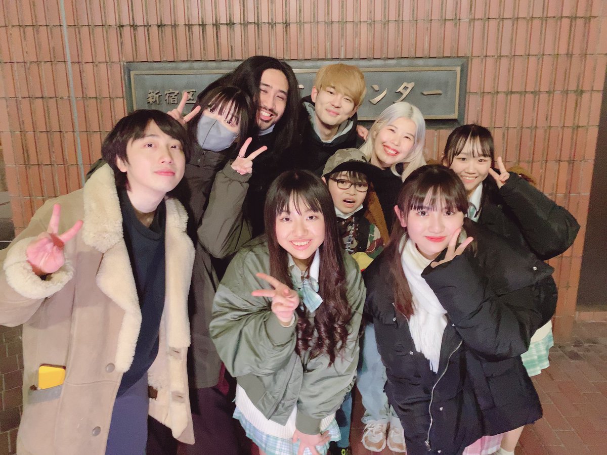 yune_yune_go_go's tweet photo. シャンディタウンさん、ジュークボックスさん、8Lawさん、夜にワルツさんともお写真撮っていただきました！
皆さんすごく優しくて、
沢山お話できて嬉しかったです😭💗
@SHANDY_inspi @JukeBoxlavoce 
@8Law_music @yoru_waltz 

出演者の皆様、スタッフの皆様、
お客様！
ありがとうございました！ https://t.co/YvLbPBIGmV