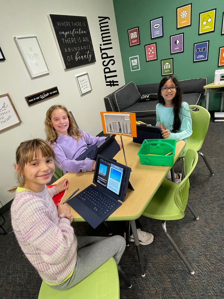 timmyGTI's tweet photo. Researching skills become #realworldlearning when students learn how to use the split screen feature, how to make a copy of @googledocs & how to share it with editing rights in the same #minilesson #authentictechnologyuse #theGrove #collaboration @WGESdragons @Carrollisd https://t.co/ABqHLs1hKF