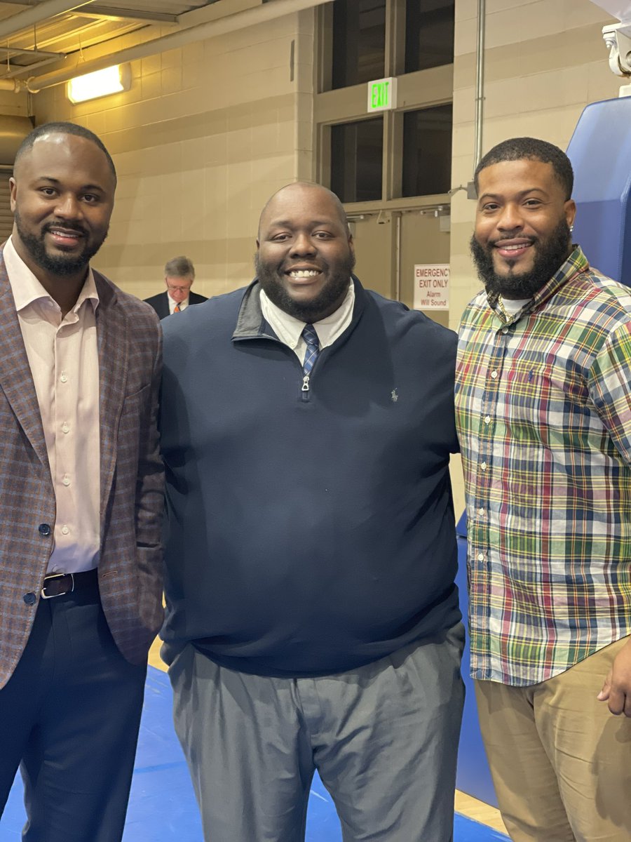 CoachMarcus1914's tweet image. It was one hell of a ride with these Srs. Thank you class of 23 for putting CHHS back on the Map. Thank you 
@ZacEtheridge4 for coming home to speak a great word to our students athletes!!! the #CAB has to keep moving so we can move #FurtherFaster great words Coach!!