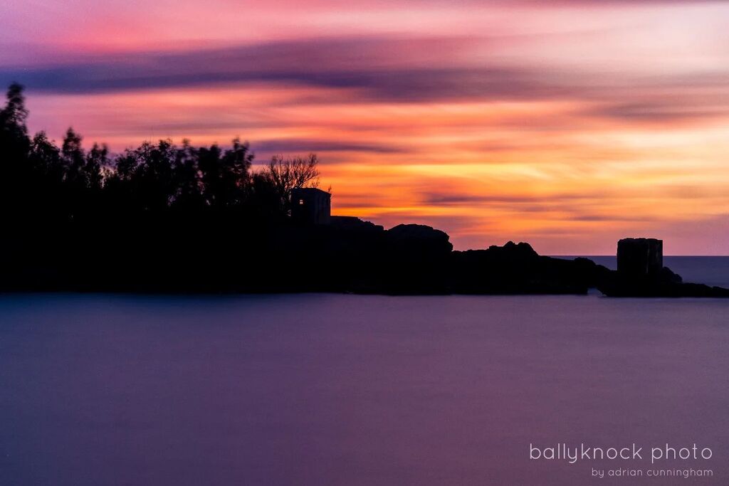 A colourful sky at sunset over Coney Island
.
.
.
.
.
#sunset #bermuda #ballyknockphoto #ahhbermuda #wearebermuda #bermudadreaming#sunset_pics #sky #instagram #sunsetphotography #longexposure #bermudatriangle #longexposurephotography #canon #canonphotogr… instagr.am/p/Cn-iFvQvp3q/