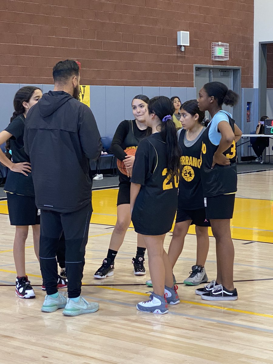 Serrano MS Boy’s and Girl’s 🏀 teams strategizing for game play :) Thanks to all of our players and coaches for a terrific season so far! 🏀