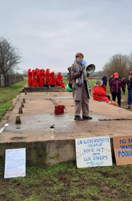 ⏰ It's time for <a href="/thameswater/">Thames Water 💧</a> and the Government to clean up their act on water quality! 

<a href="/LucyPegg_/">Lucy Pegg</a> joined crowds of residents from across Oxfordshire this morning to demand an end to sewage dumping! ✊ 

❌ No more #DirtyWater! 💧