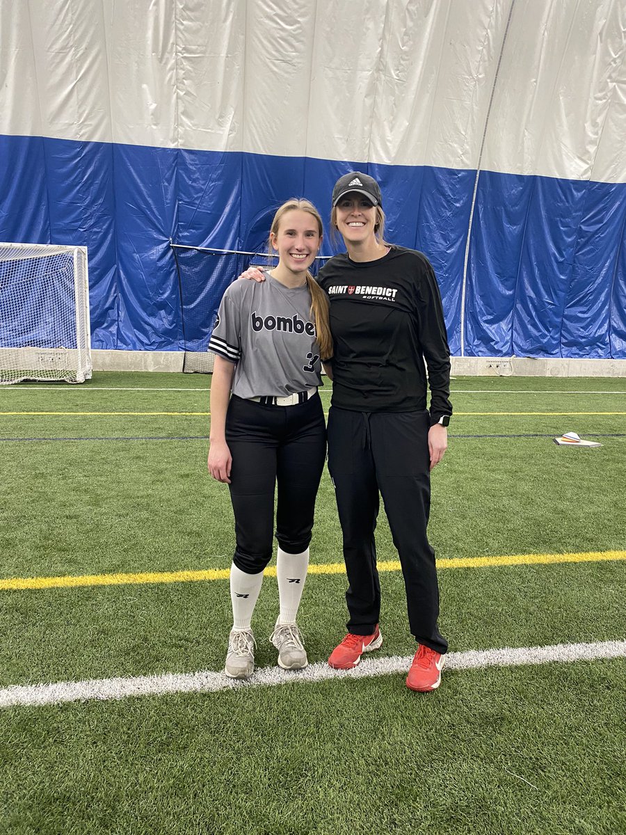Such a fun day at the <a href="/CSBSoftball/">CSB Softball</a> camp!! Had a blast working with the coaches and players! Thank you <a href="/rclick09/">Rachael Click</a> for putting on such an awesome camp!! So much fun seeing my sister there too! Go bennies!!❤️🤍